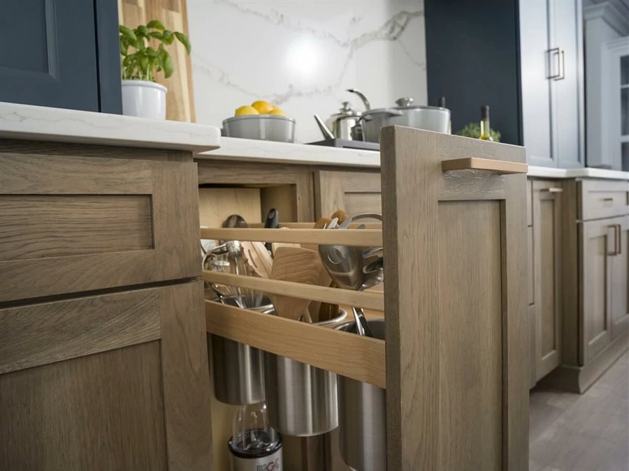 Maximizing kitchen cabinet storage space design tips Bend Oregon